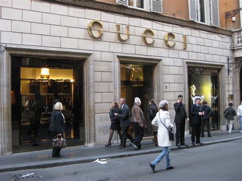 negozio di rivendita gucci a roma|gucci italy.